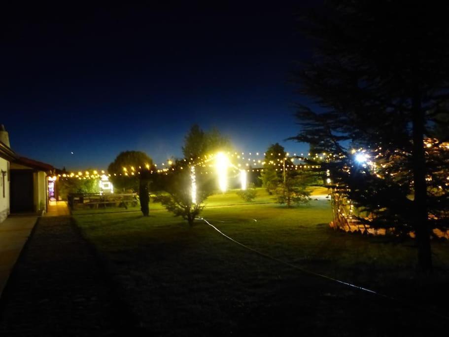 Hotel Albergue Bioclimatico Sabinares Del Arlanza Puentedura エクステリア 写真