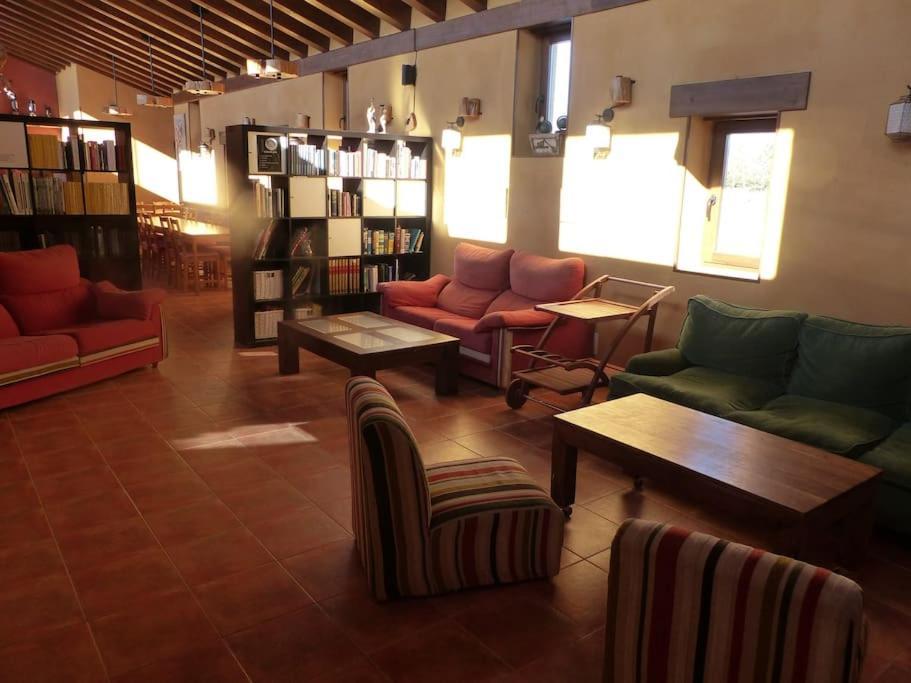 Hotel Albergue Bioclimatico Sabinares Del Arlanza Puentedura エクステリア 写真